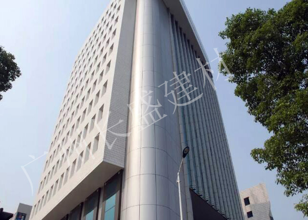 弧形铝单板办公楼效果图 弧形铝单板办公楼效果图