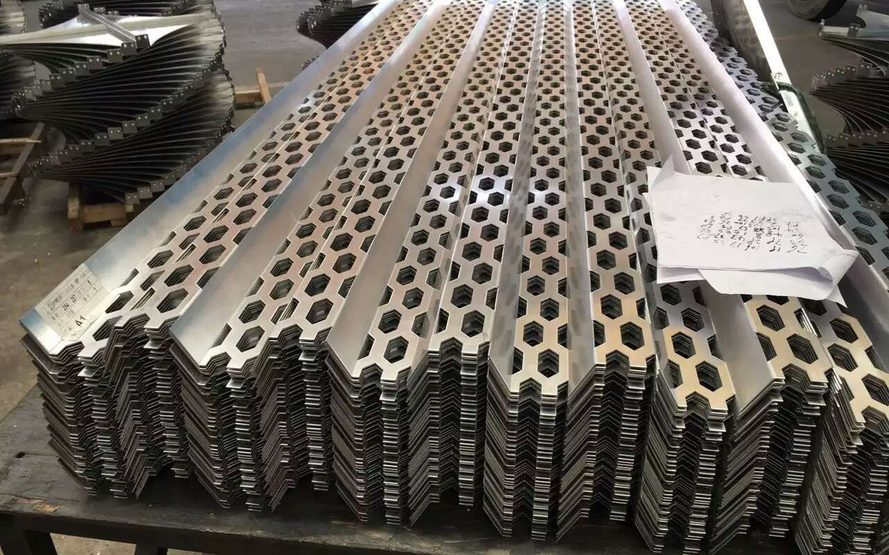 弧形冲孔铝单板 弧形冲孔铝单板